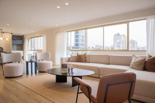 Reducto Apartment | Radiant 3BR Seaview in Miraflores