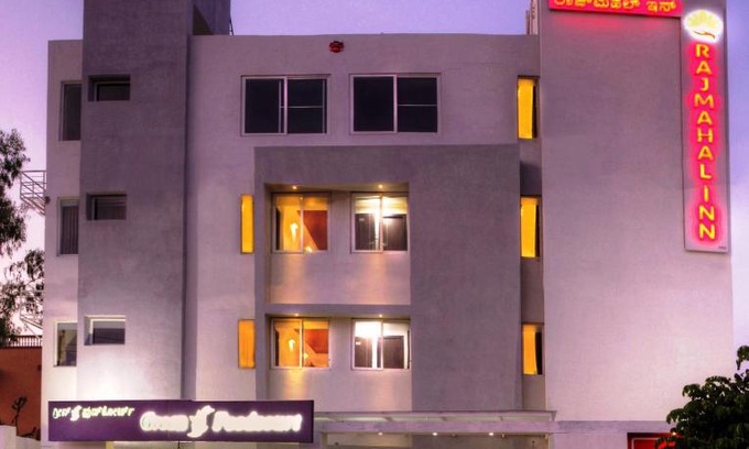 Vijayanagar 1st Stage Hotel | Rajmahal Inn