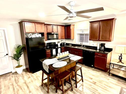 Fairburn Apartment | Ranch cave