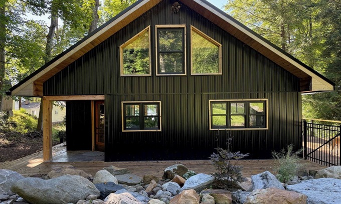 Clymer House | Raven Cove/Modern Lakefront Retreat