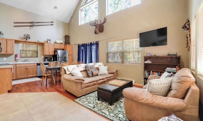 Sierra Cedars Cabin | Ready for Snow Adventure? Large Deck & EV Charger