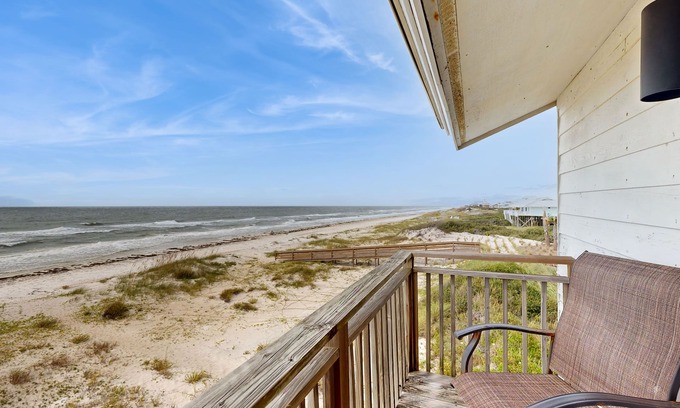 East End House | Recently Renovated Beachfront Townhome with beach views, deck, beach gear & more