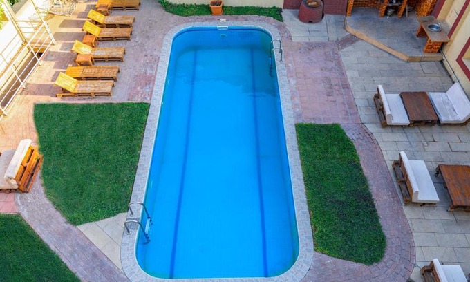 Bayil Hotel | Red Roof Hotel