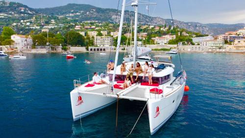 Monaco Boat Rental | Red Sail