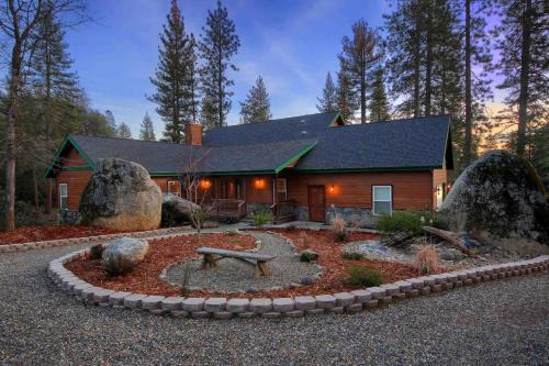 Mariposa House | Red Tail Retreat