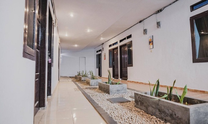 Bengkulu Hotel | RedDoorz near Jalan Soeprapto Bengkulu