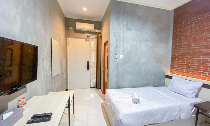 Sidomulyo Hotel | RedDoorz Syariah At Mitra Guest House