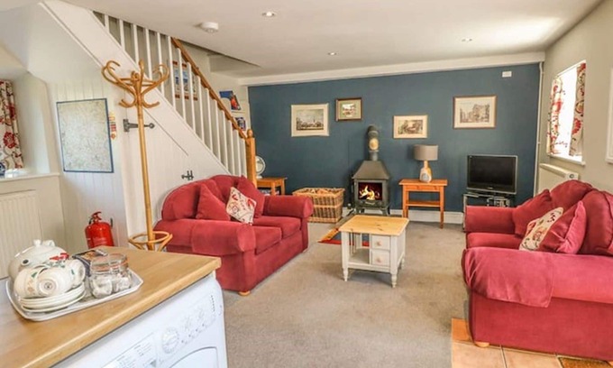 Newton Grange Apartment | Redhurst Cottage - 2 bedroom (sleeps 4)