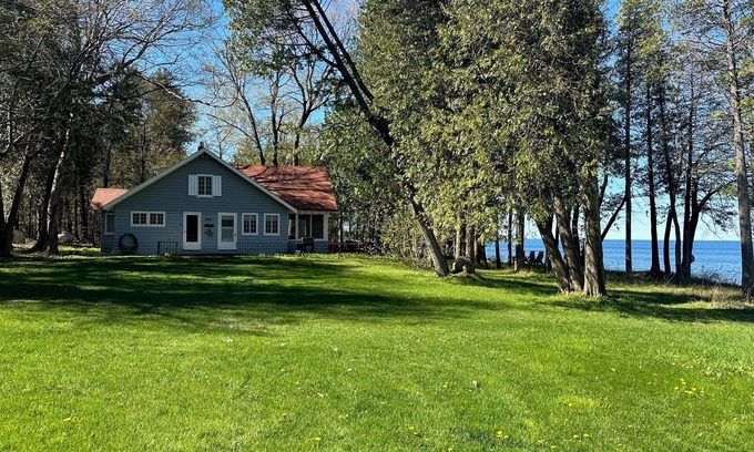 Egg Harbor Cottage | Reduced fall rates! Private true waterfront, sleeps 12, dog friendly,