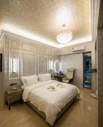 Downtown Kota Kinabalu Hotel | Regis by Ritz, Imago Mall Loft B