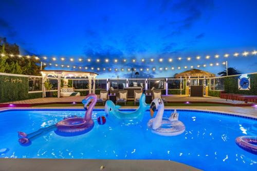 San Carlos House | Relax and Play-Pool, Spa, Views plus Guest House!