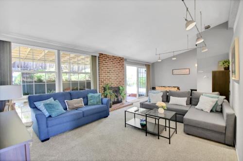 Birdland House | Relax and Recharge here Close to All Attractions