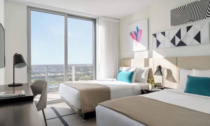 Hollywood South Central Beach Hotel | Relax and Unwind! 2 Comfortable Units, Pool, Near West Lake