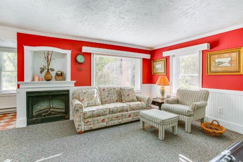 Frankfort Apartment | Relax Fireside! Frankfort Apt Near Dtwn and Beaches
