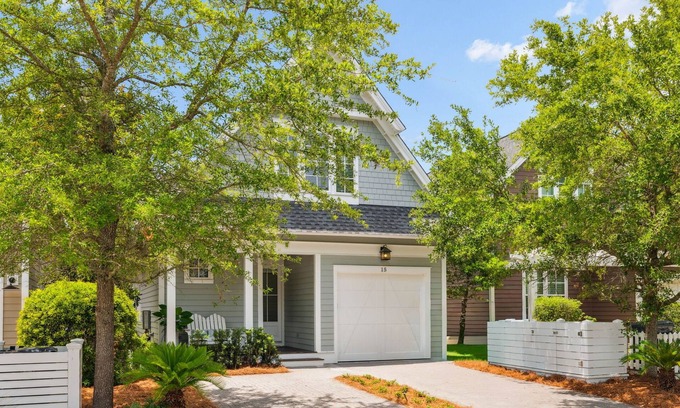 WaterSound West Beach House | Relax in Style at this Peaceful Cottage with Zero-Entry Pool Access & 4 Bikes