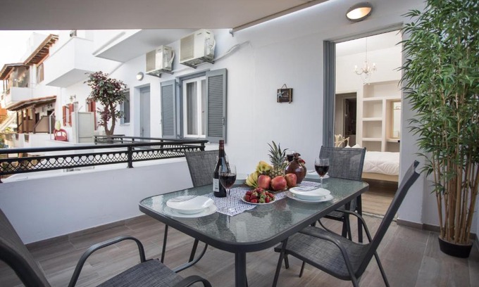Naxos Town Apartment | Relax Studios