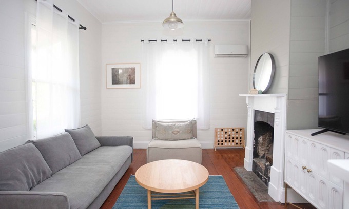 Bangalow House | Relax With the Whole Family at our Peaceful Oasis 2 min Walk From Town