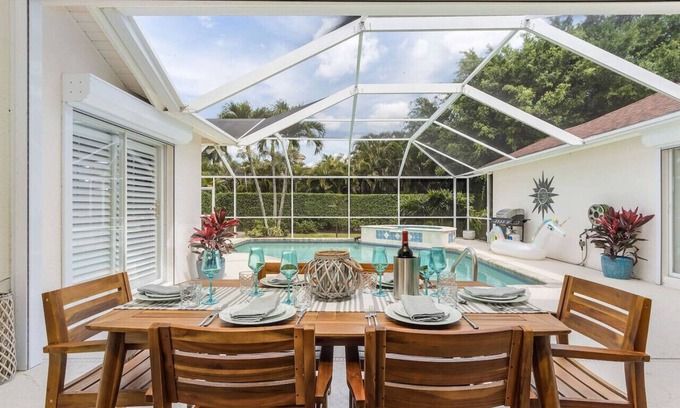 Central Naples Villa | Relaxation & Sunshine at Casa Del Sol Pool Villa - Briarwood