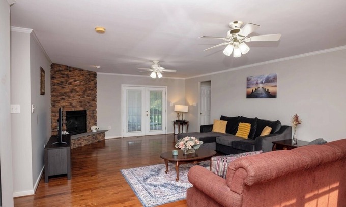 Wyndham House | Relaxing 3-bedroom home ,large patio & Backyard Oasis