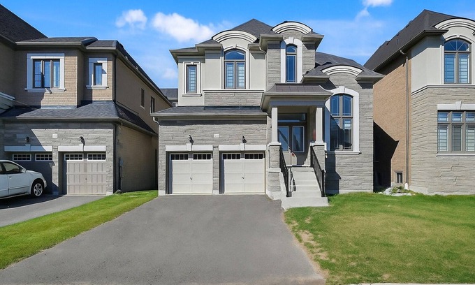 Caledon House | Relaxing 5BR & 4.5WR Detached Home | Sleeps 13