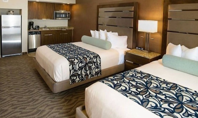 Atlantic City Resort | Relaxing, Amenity Full, Boardwalk Studio w/pool & hot tub -mins from the beach!