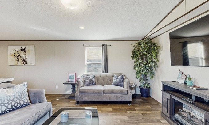 Hendersonville House | Relaxing farm setting, enjoy live animals from the porch with W/D, & AC