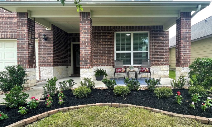 Spring House | Relocation-Ready 5BRVilla-Near TheWoodlands-Dog OK