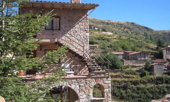 Castellar de N'hug Apartment | Remarkable 2-Bed Apartment in Castellar de n'Hug