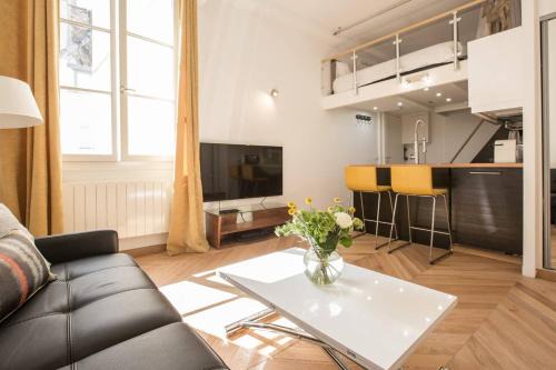 Saint-Gervais Apartment | Remodeled Parisian Apartment