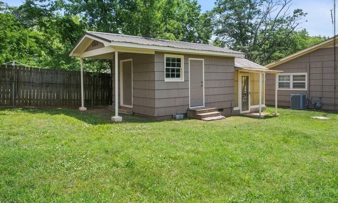 Decatur House | Renovated 3 bedroom home with all new furniture