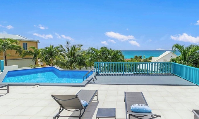 Pelican Key Apartment | Renovated Apartment with pool at the garden #6