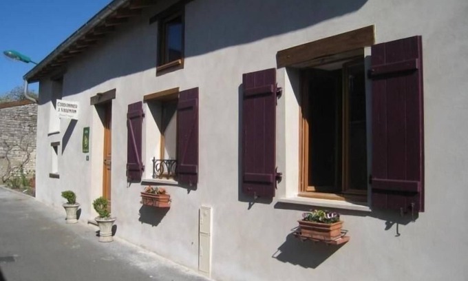 Tonnoy Cottage | Renovated Cobbler's Cottage with Terrace - Cozy Village Retreat near Nancy