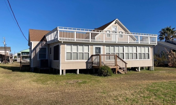 Port O Connor House | Renovated Historic POC Bayhouse!