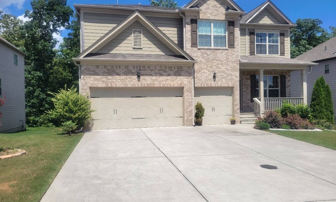 Cliftondale Apartment | Renovated, private, secure, clean and quiet 1 Bedroom Apt.