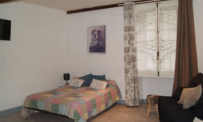 Ax-les-Thermes Apartment | Renovated studio in the center of Ax les thermes, ideal for spa and ski