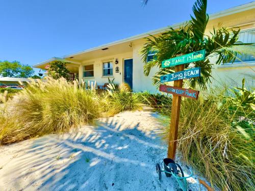 Riviera Beach House | Rent The Crafty Mermaid - West Palm Beach