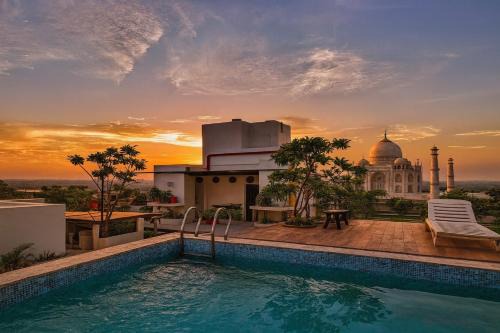 Ferozepur Hotel | Resort With Swimming Pool- Best Selling Resort In Agra Near Taj Mahal