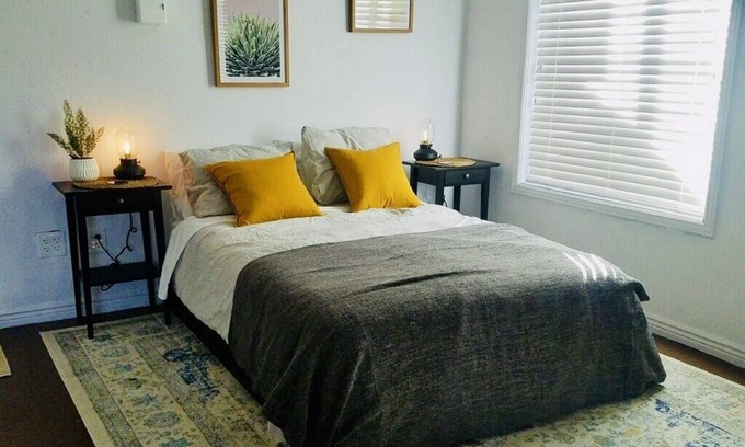 Bel Aire House | Rest & Recoup - Private Suite w/Gym & Sauna - A Mile to 70 West/East