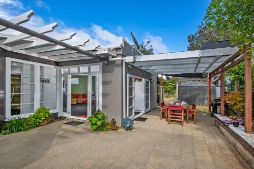 Mangawhai Heads House | Restaway - Mangawhai Holiday Home