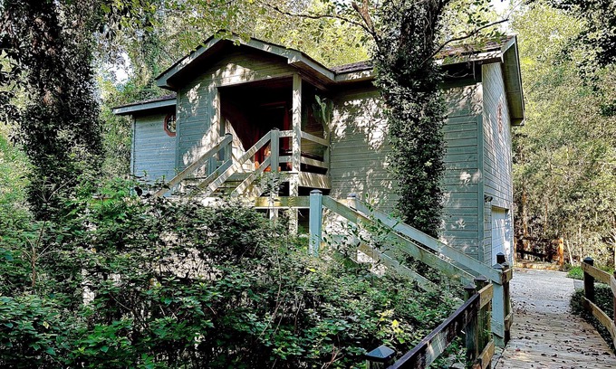 Covington Cabin | Restful cabin in charming Covington