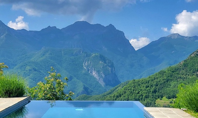Castelnuovo di Garfagnana Villa | Restored farmhouse with private pool, unbeatable stupendous views and WIFI!