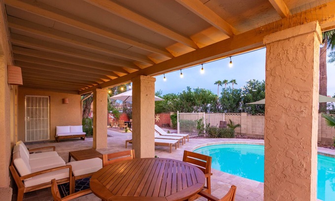 Raskin Estates House | Retro Retreat Scottsdale: 5BR, heated pool, BBQ, outdoor dining