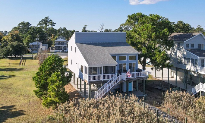 Chincoteague House | Return - Waterfront w/Boat dock!