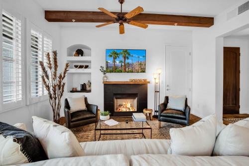La Quinta Apartment | Revitalized Desert Getaway #A