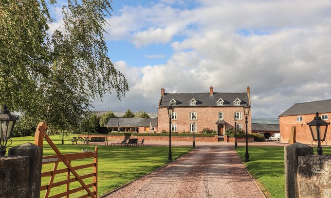 Llanymynech Cottage | Rhandregynwen Hall