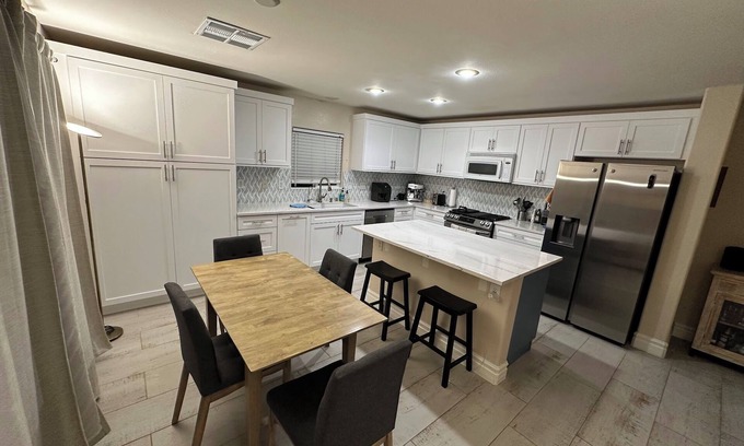 Rhodes Ranch House | Rhoads Ranch - 4 bdrm home in secure gated golf community with Red Rock Vistas.