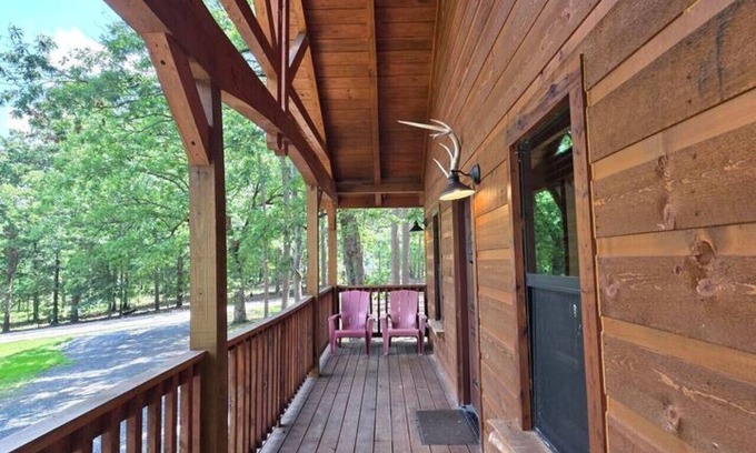 Board Camp Cabin | Ride your ATV 3 miles to WPG, Cozy Cabin, Slps 5