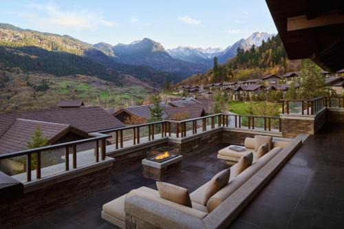 Jiuzhaigou Hotel | Rissai Valley, a Ritz-Carlton Reserve