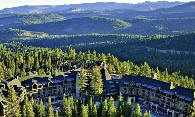 Truckee Resort | Ritz Carlton Lake Tahoe 3 BD/3.5 BA Sleeps 10