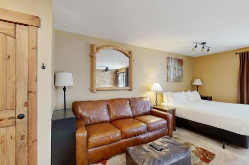 Historic District Hotel | River Mountain Lodge #W101